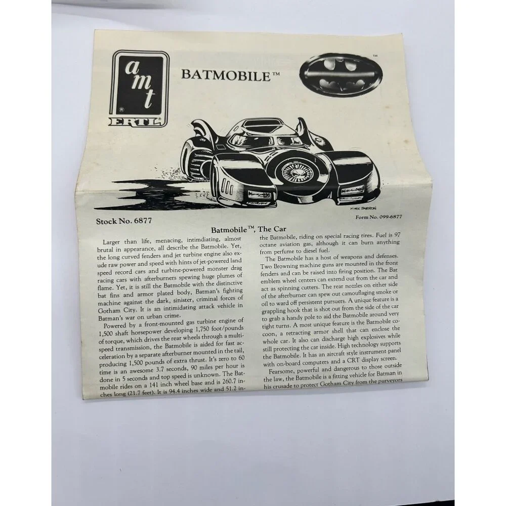 AMT Ertl 1989 Batman Batmobile 1/25 Model Kit 6877 Open Box - Picture 2 of 7